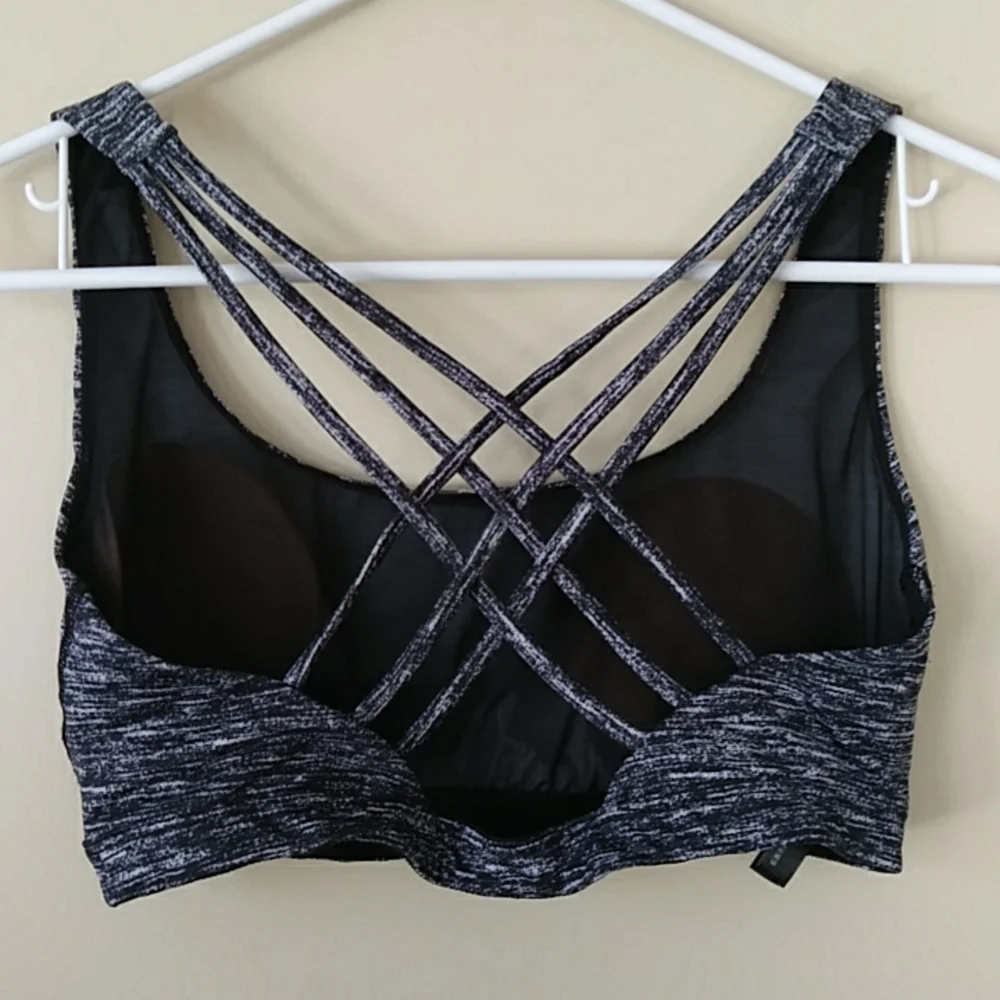 Victoria Sport Strappy Padded Sports Bra M Black White - Picture 10 of 16